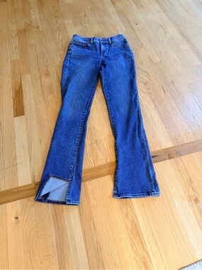 Ladies Size 6R "Express" Skyscraper Mid-Rise Blue Flare Jeans with Hem Slit GUC